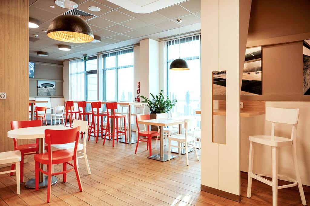 Dining Room in B&B Hotel